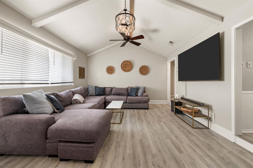 2021 Mountainview Drive