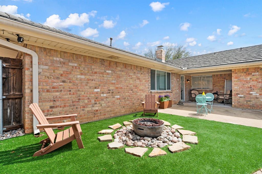 2021 Mountainview Drive