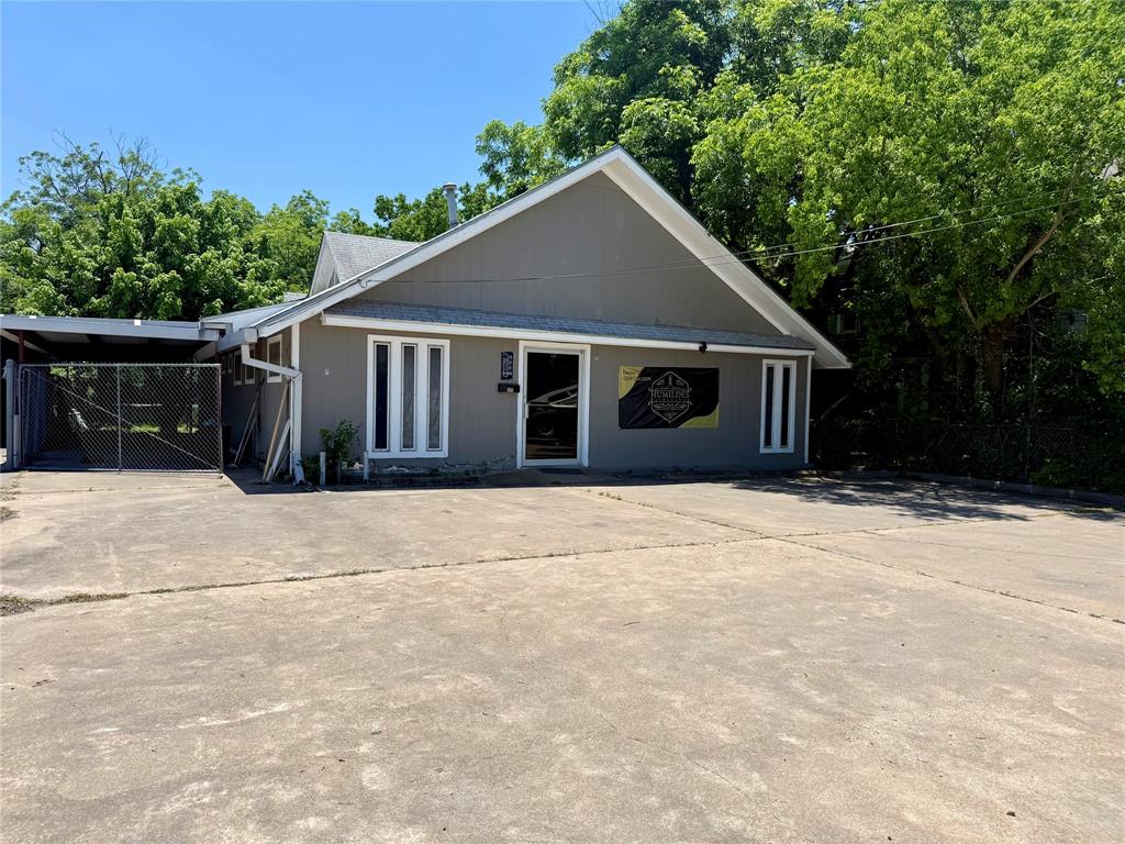 406 Live Oak Street