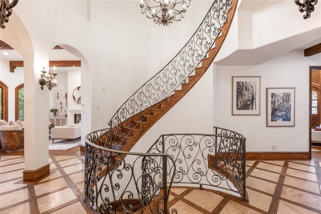 306 Shamrock Circle