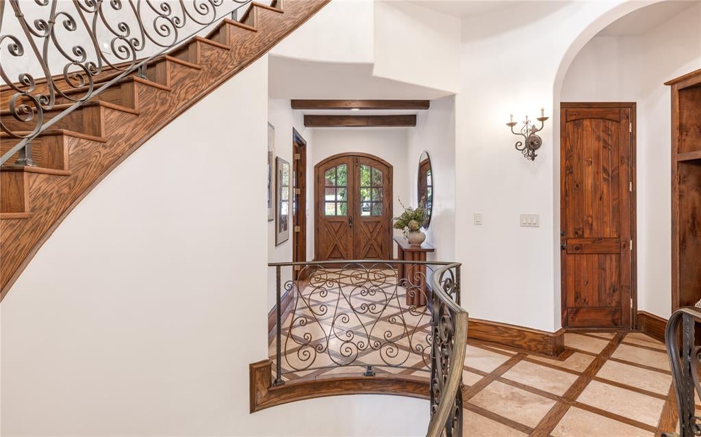 306 Shamrock Circle