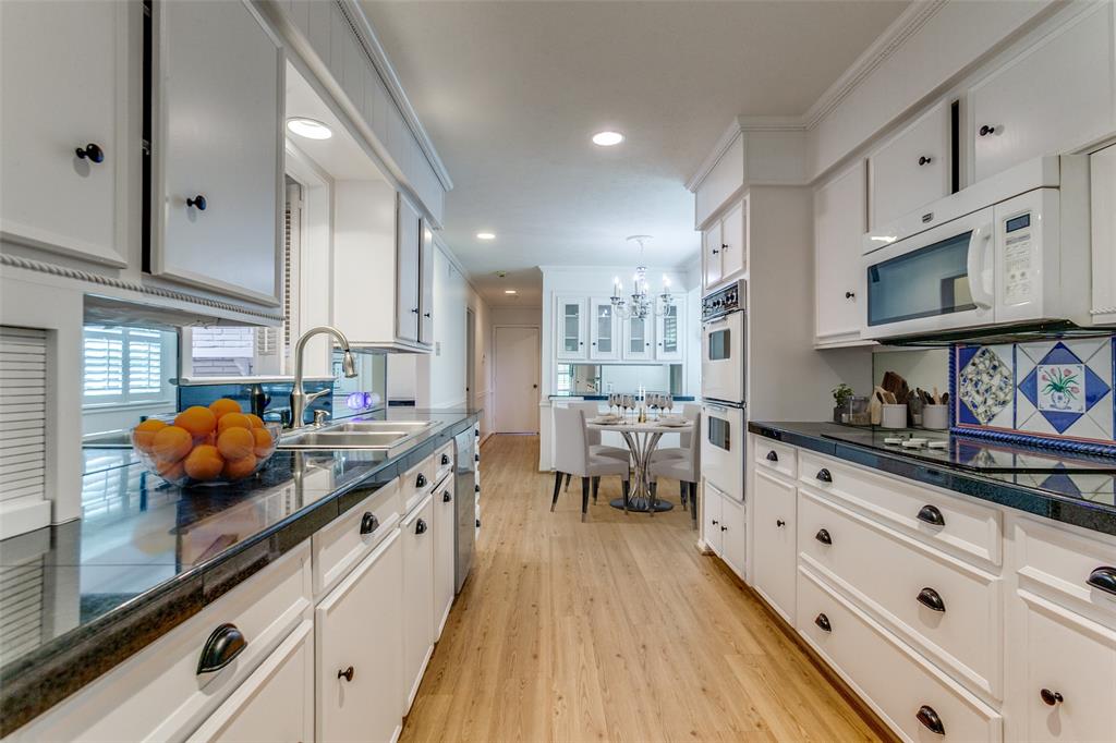 Schreiber Manor 03 Inst Rev - Residential