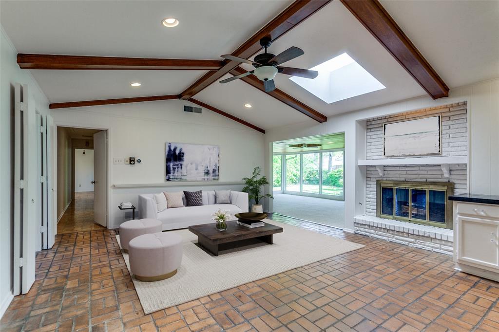 4818 Thunder Road