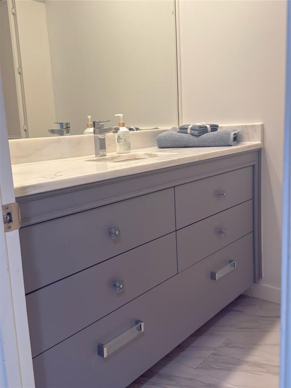 Royal Lane Condos 5800 - Residential