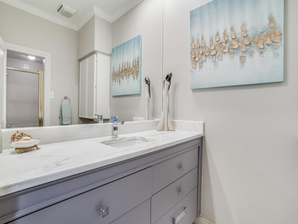 Royal Lane Condos 5800 - Residential