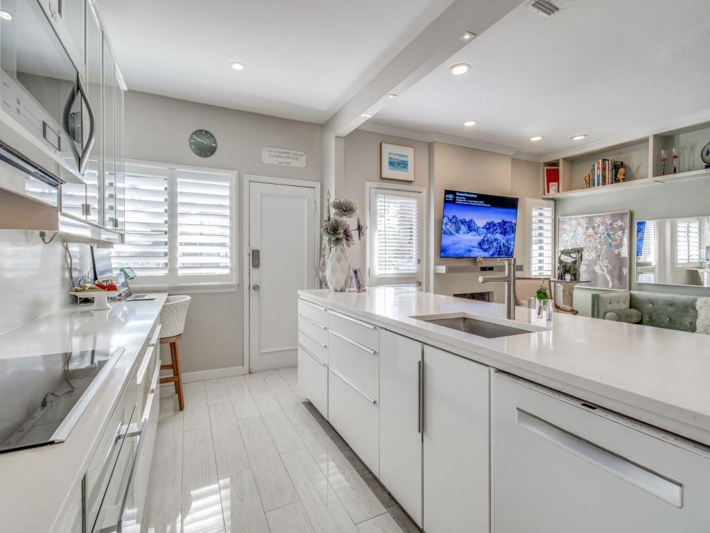 Royal Lane Condos 5800 - Residential