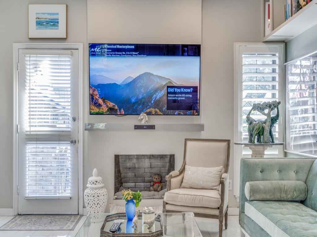 Royal Lane Condos 5800 - Residential