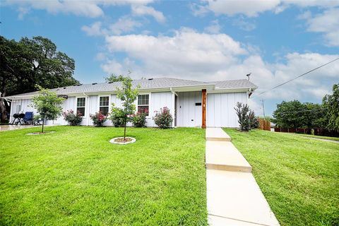 Single Family Residence in Bowie TX 211 Greenwood Avenue.jpg