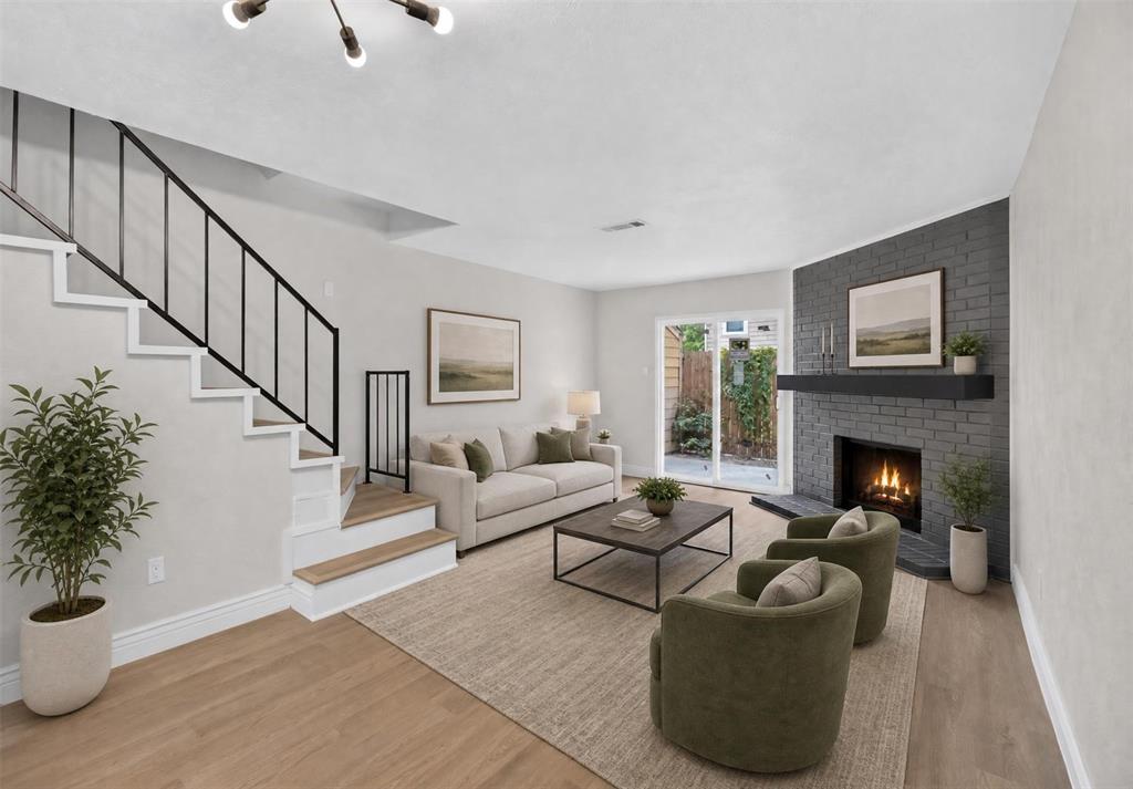 621 Carriagehouse Lane 8F