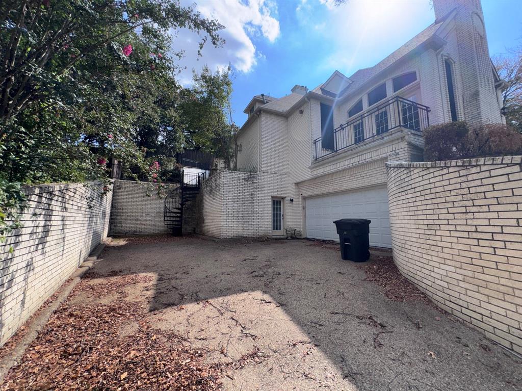 2717 Laurel Valley Lane