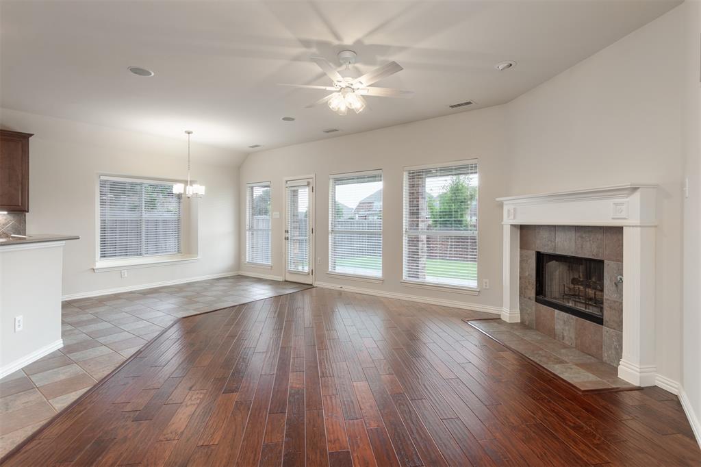 1017 Nickerson Lane