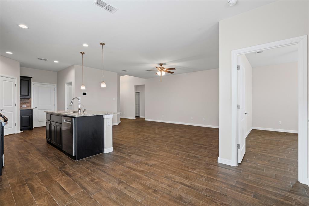 Cleburne, Texas 76033, United States, 4 Bedrooms Bedrooms, ,2 BathroomsBathrooms,Residential,Active,167647