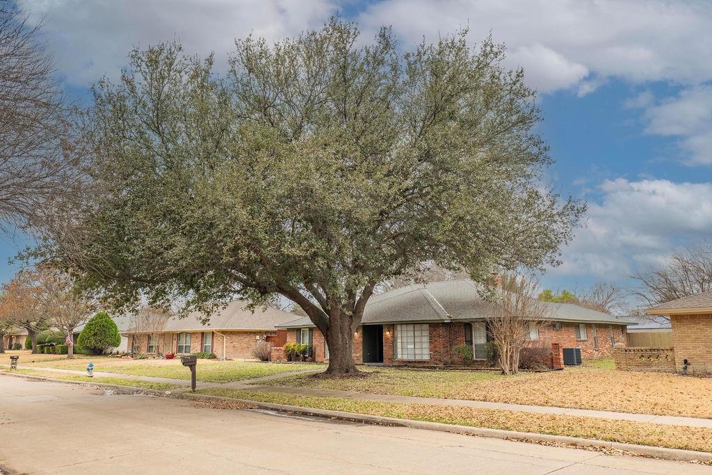 2425 Coleshire Drive