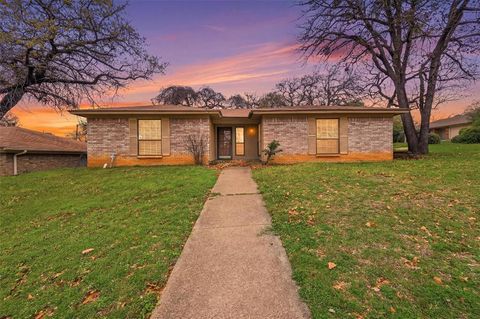 4300 Spring Hill Lane Arlington TX 76016