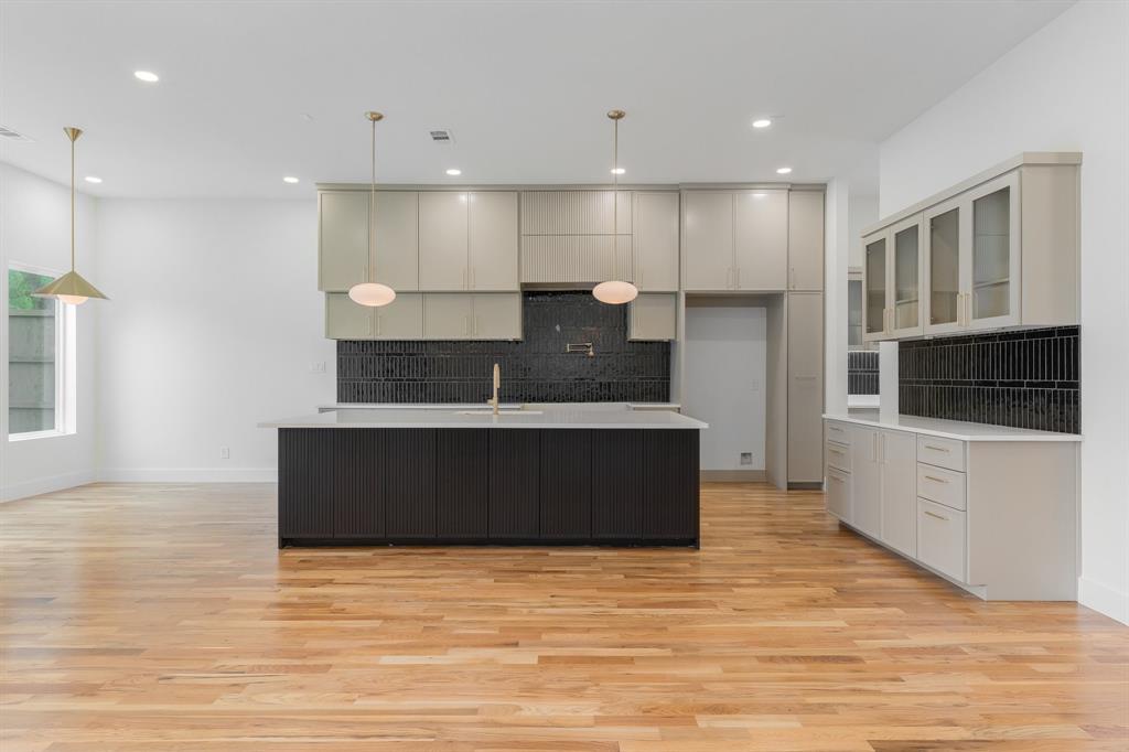 3839 Hawick Lane