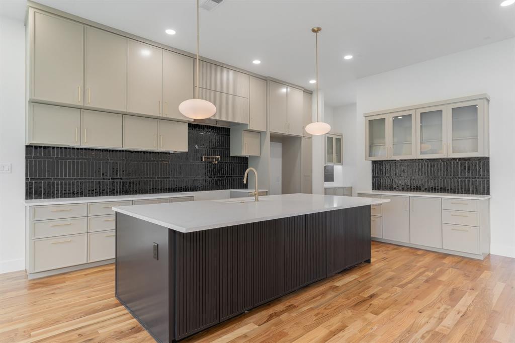 3839 Hawick Lane