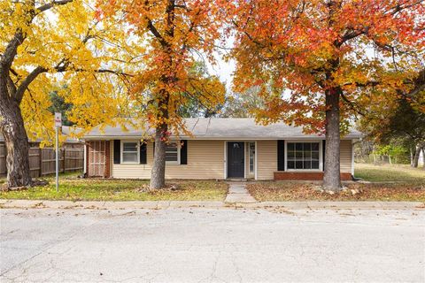 Photo of 2503 Bois D Arc Street, Commerce, TX 75428 (MLS # 21255556)