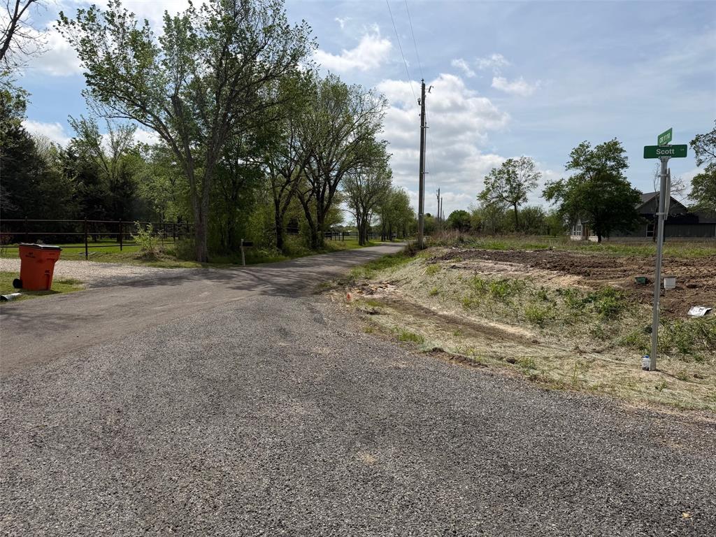 Lot 1 County Road 1110