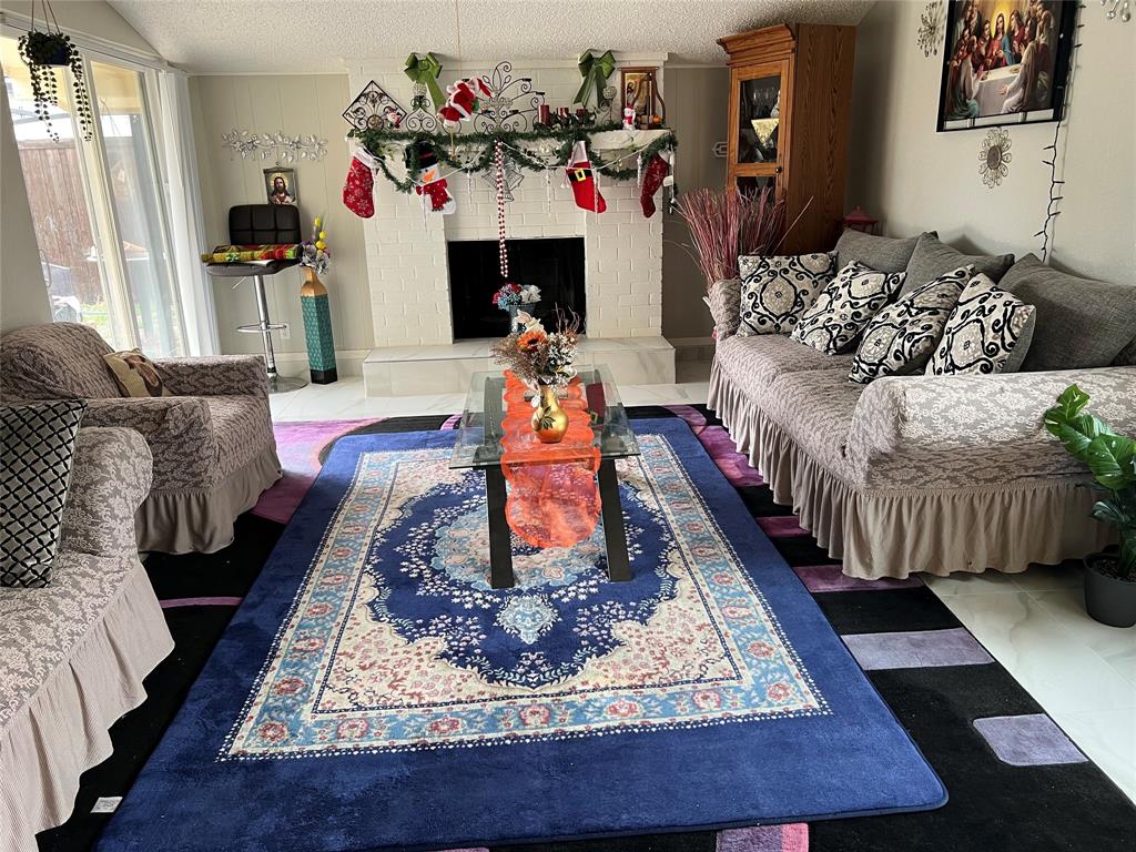 2809 Royalty Drive