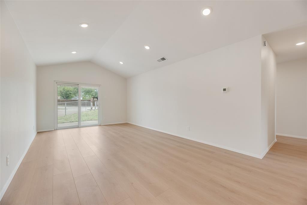 2133 Crockett Drive