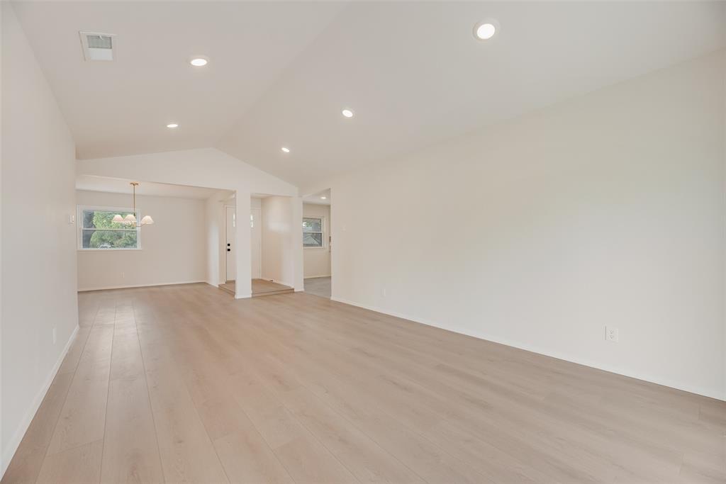 2133 Crockett Drive