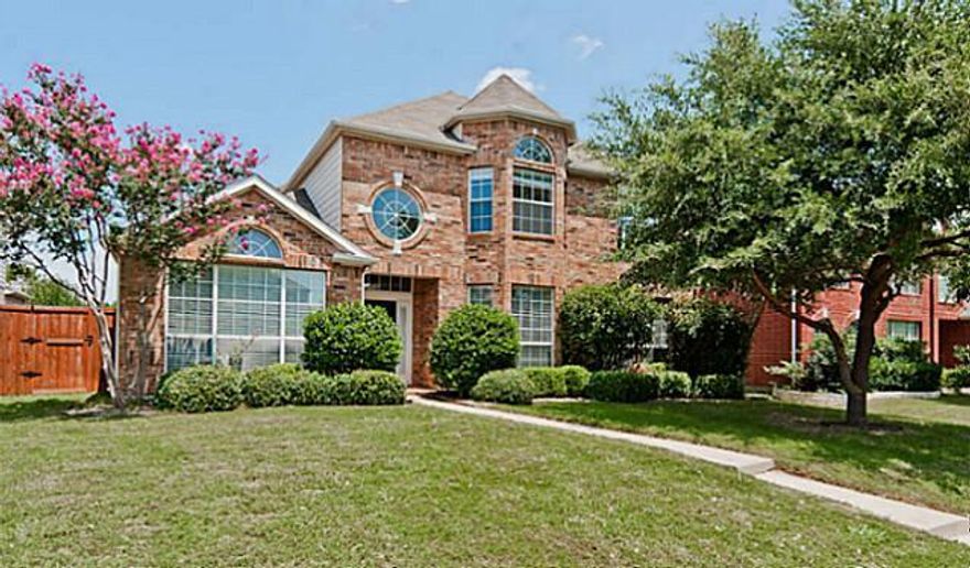 Pristine Home Located In Coveted Knolls @ Russell Creek With Exemplary Plano Schools! Enjoy The Sparkling Community Pool, Located Right Across The Street, Plus The Playground & Jogging Trails Of This Wonderful Community! Custom Features Include: Fresh Paint* 3 Living Areas + Downstairs  Study* Downstairs Master Suite* Fully Equipped Kitchen Boasts Granite Counters, Tumbled Marble Backsplash, SS Microwave & Refrigerator* Family Room Has Cozy FP* Soaring Ceilings* Ceiling Fans In Most Rooms* Wood Floors Throughout  First Floor*  All Kitchen Appliances Are Stainless Steel And Less Than Four Years Old! Exemplary PISD Schools! Prefers One Year Lease Or Longer* Professionally Managed By Landlord* Free Yard Care & HOA Fees!