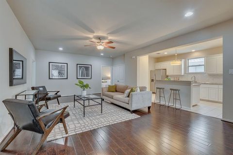 Tiny photo for 2705 McCart Avenue #205, Fort Worth, TX 76110 (MLS # 20917351)