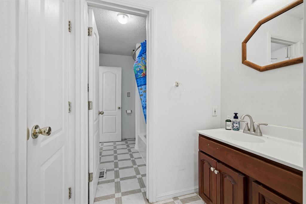 ABST: 200, SUR: W M DRODDY - Residential