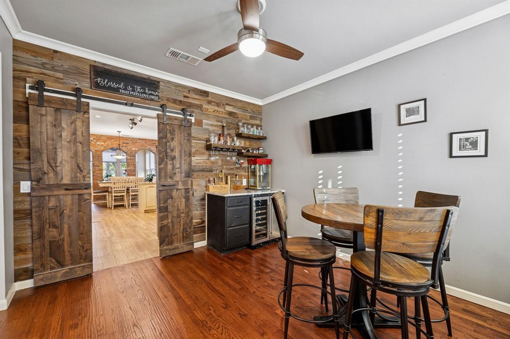 1924 Victoria Circle