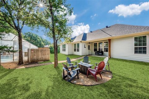 A home in Lake Dallas