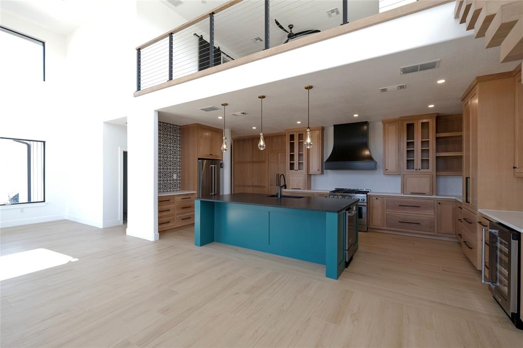 sportsmans world - Residential