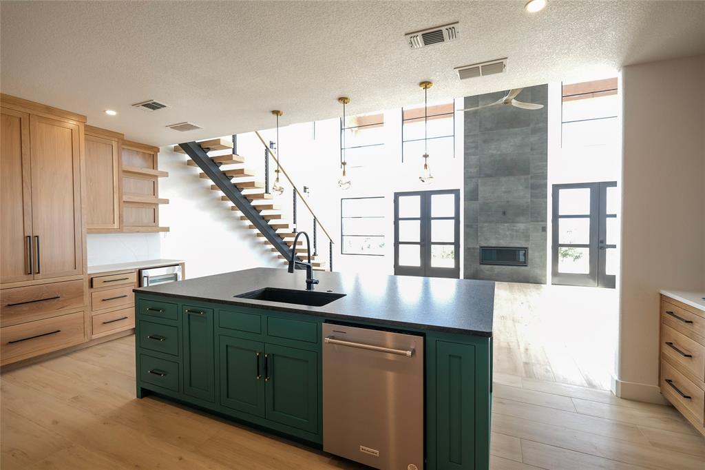 sportsmans world - Residential