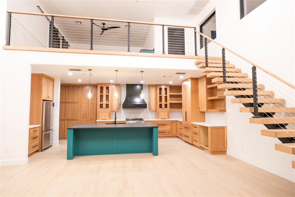 sportsmans world - Residential