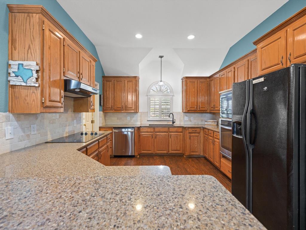4 Velvet Court