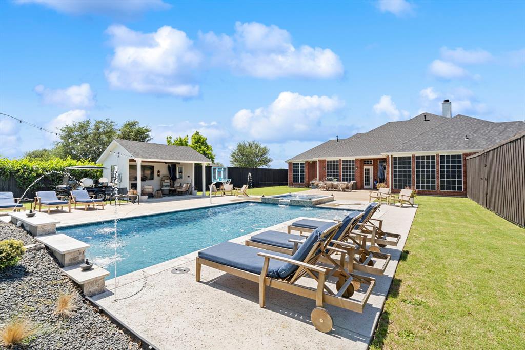 10913 Richard Circle