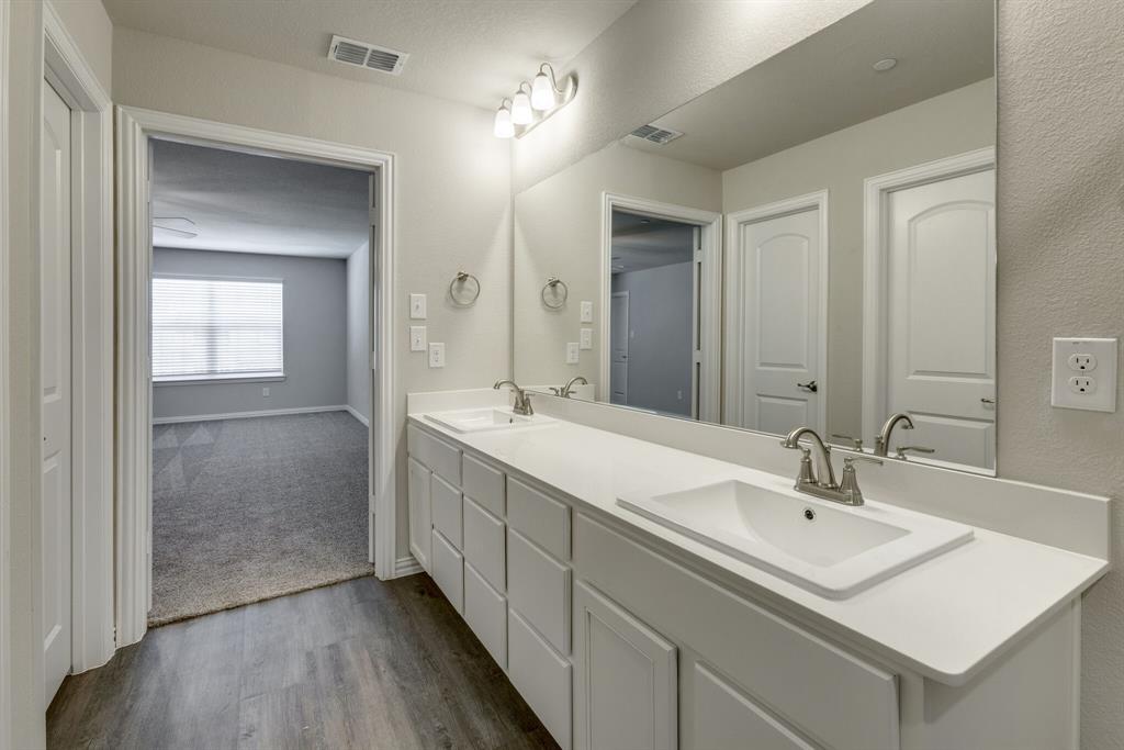 Cloverleaf - Residential Lease