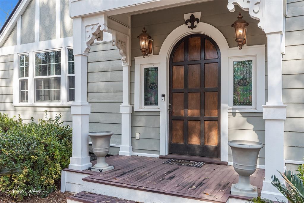 848 Robinson Place