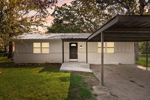 107 E Bayside Drive Mabank TX 75156