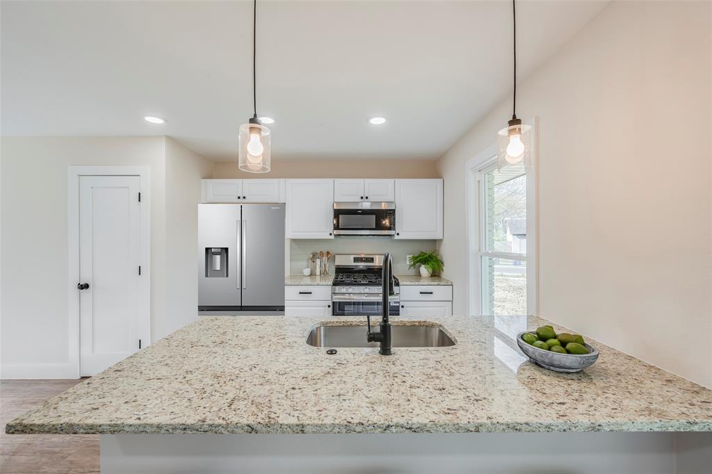 3102 Santa Teresa Avenue