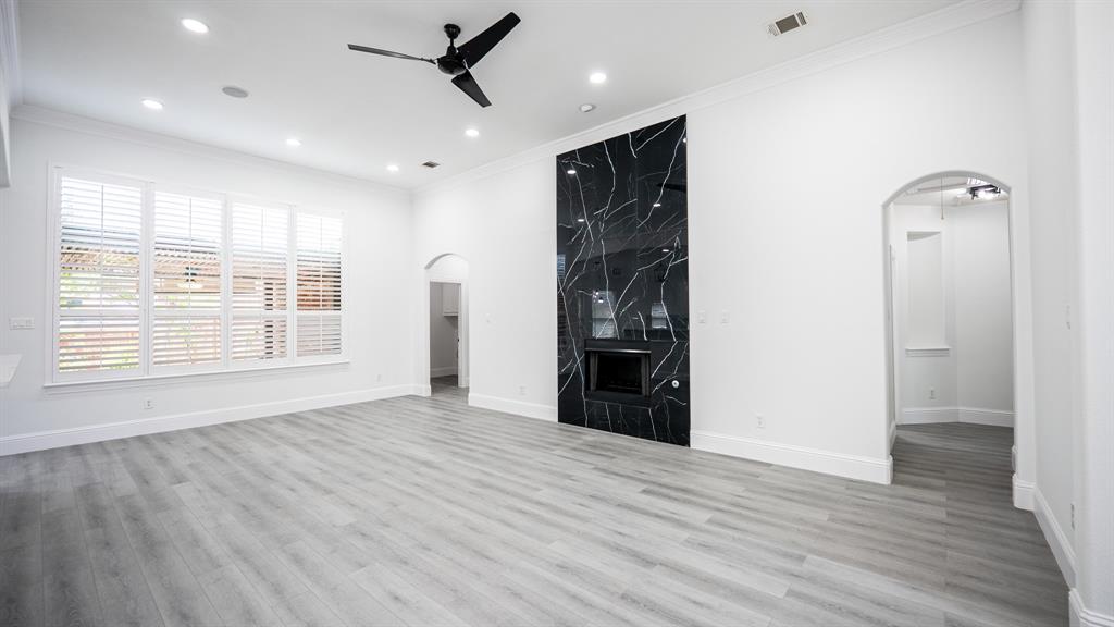 1810 Winterberry Trail