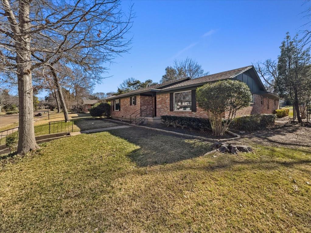 2709 Ripplewood Drive