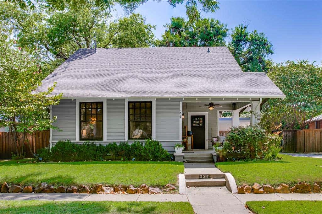 Photo of 224 N Waverly Drive, Dallas, TX 75208 (MLS # 21348744)