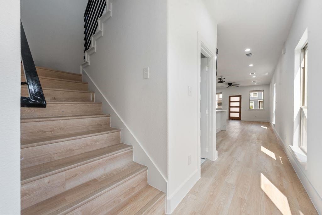 Lincoln Manor - Residential