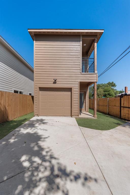 Lincoln Manor - Residential