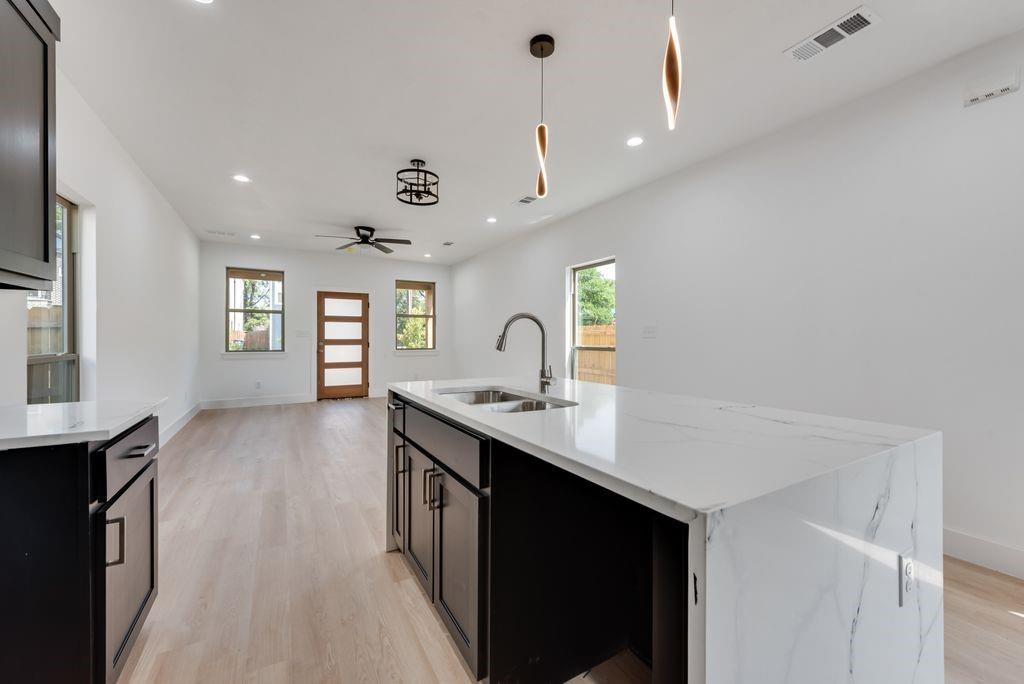 Lincoln Manor - Residential