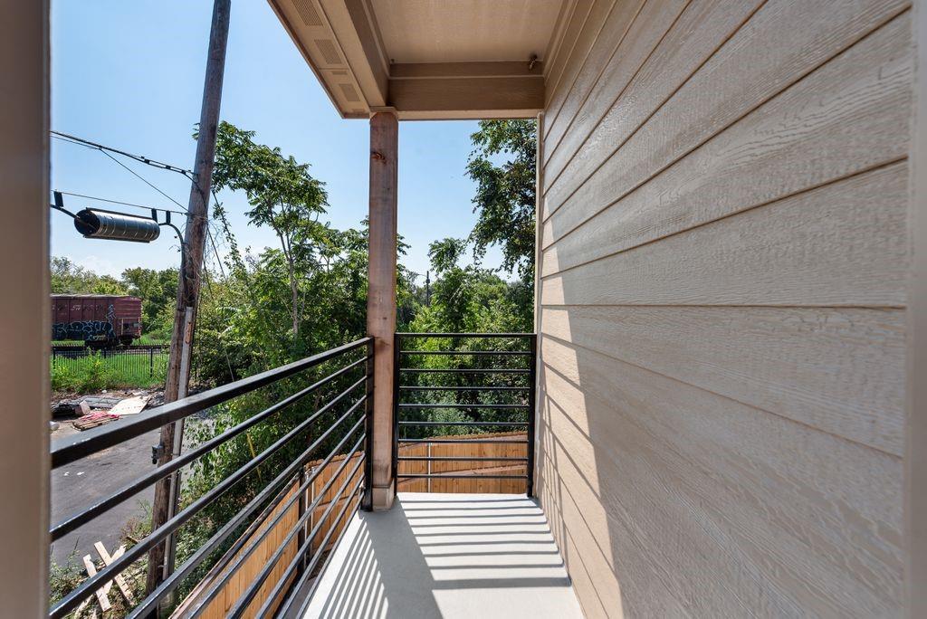 Lincoln Manor - Residential