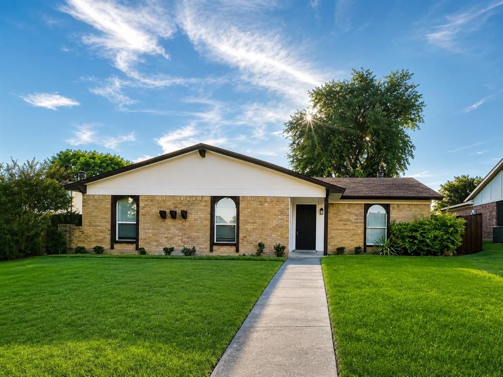 Photo of 1037 Nancy Lane, Lancaster, TX 75134 (MLS # 21301902)
