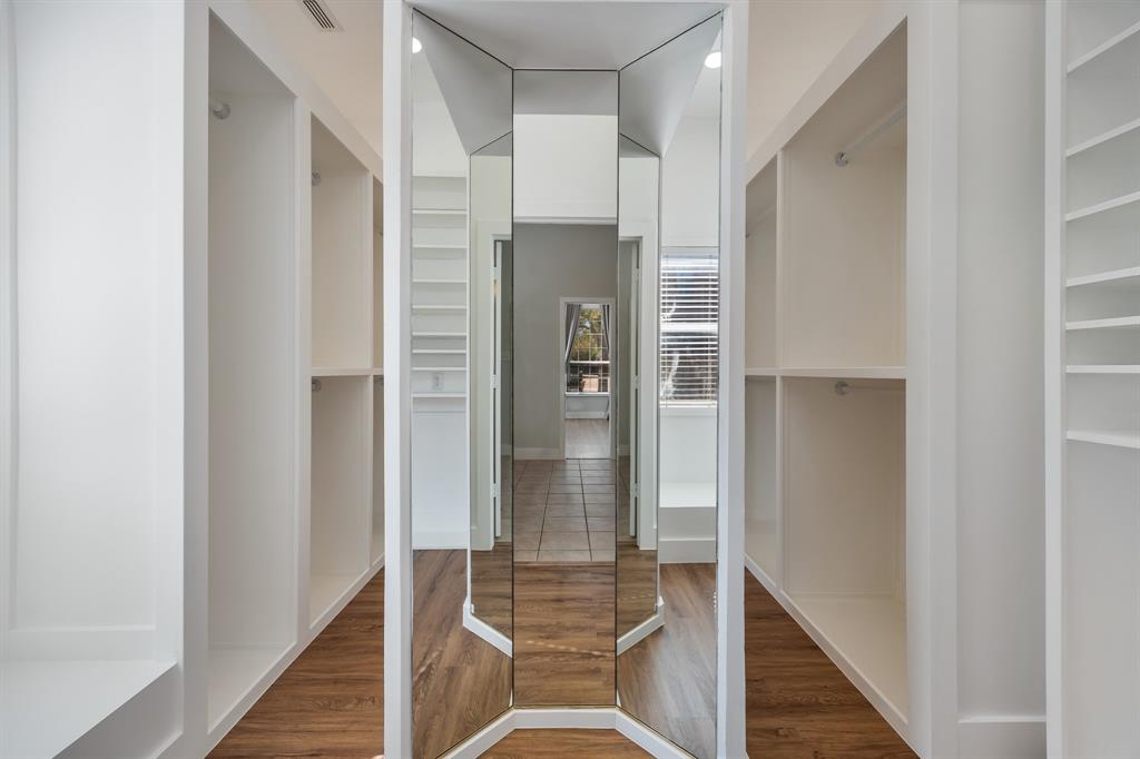 Wellington Ridge Manor - Residential