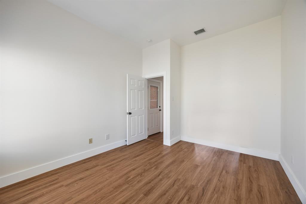 Wellington Ridge Manor - Residential