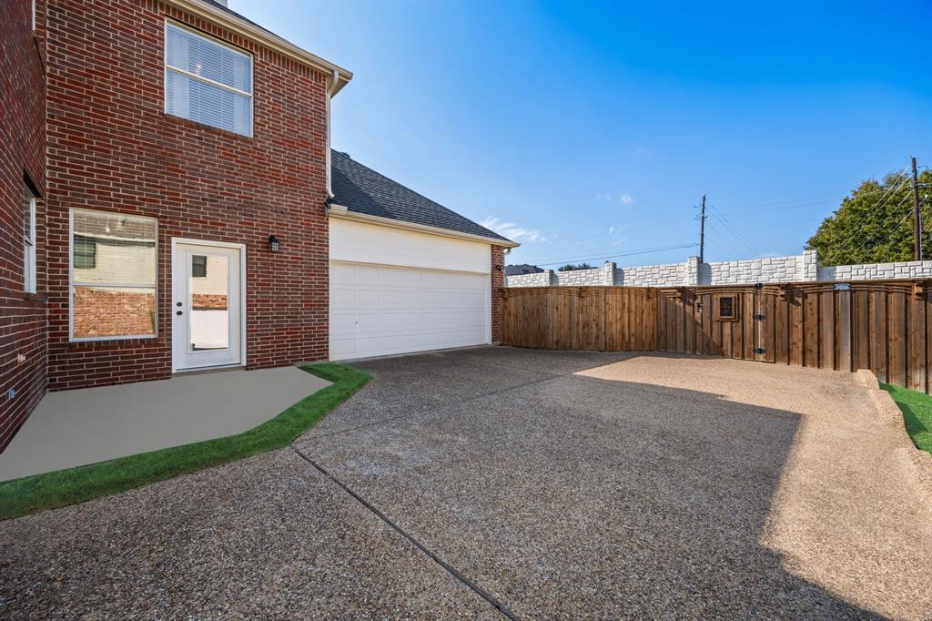 Wellington Ridge Manor - Residential